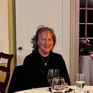 Meet your Posher, Lois